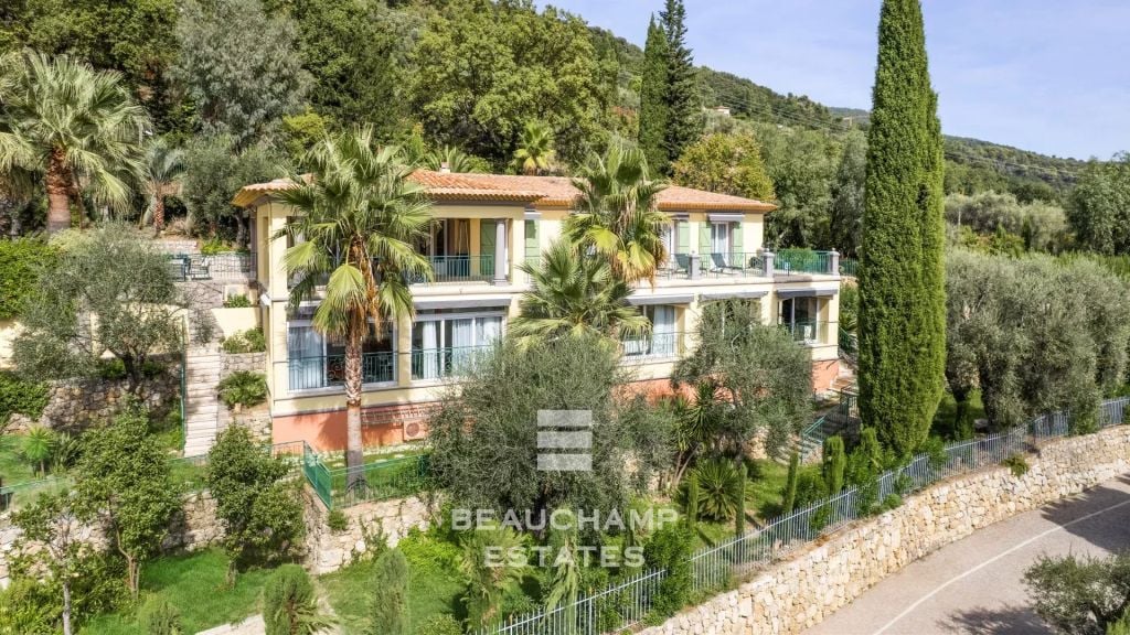 Villa with Two Independent Apartments and Hotel Development Potential – Grasse