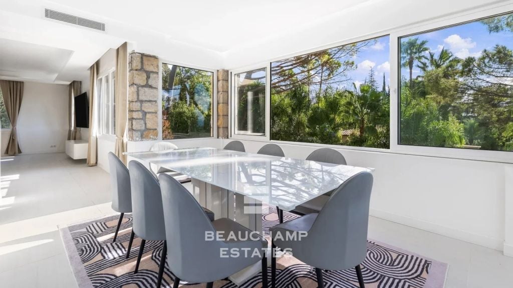 5 Bedrooms Villa, Domniant position, close to Mougins Village