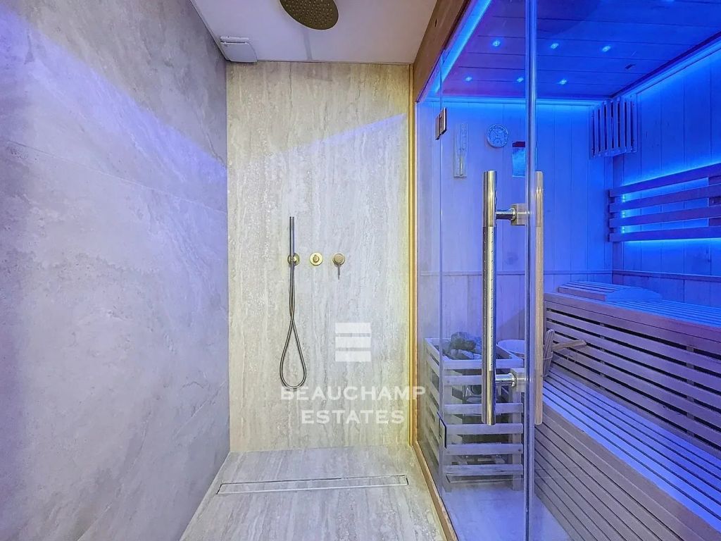 Beautifully Renovated Villa with 5 En-Suite Bedrooms