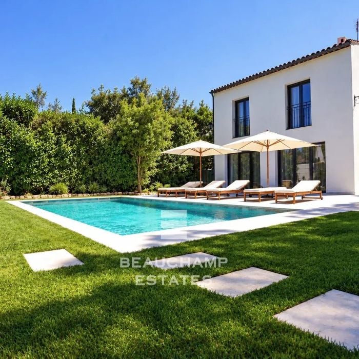 Beautifully Renovated Villa with 5 En-Suite Bedrooms