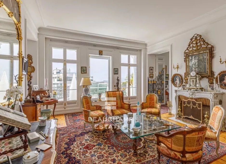 Bourgeois 5-Bedroom Apartment – Cannes Montfleury
