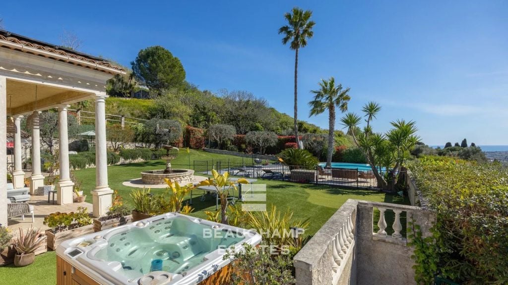 Co-exclusive 5-Bedroom Neo-Provençal Villa with Pool – Nice West