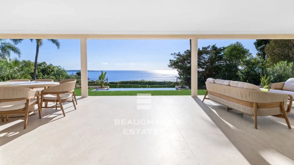 Fully Renovated Villa with Breathtaking Sea Views and Infinity Pool