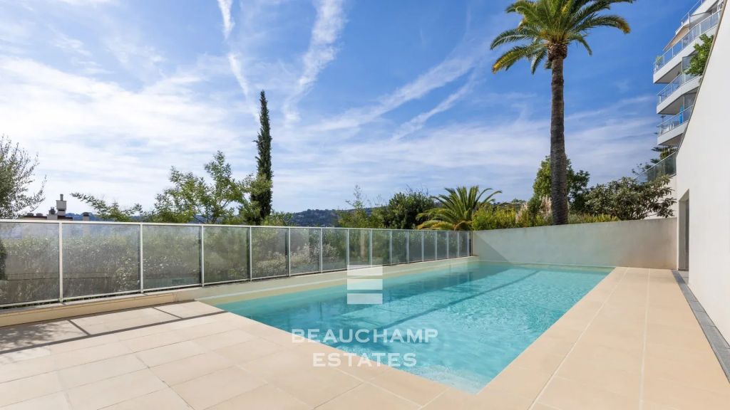 Loft-style apartment with sea view – Nice Gairau