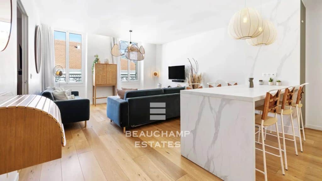 Magnificent 3-Bed Apartment with En-Suite Bathrooms Near the Palais – Cannes Rue d’Antibes
