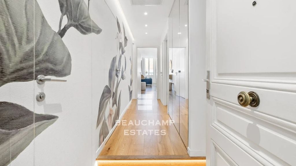 Magnificent 3-Bed Apartment with En-Suite Bathrooms Near the Palais – Cannes Rue d’Antibes