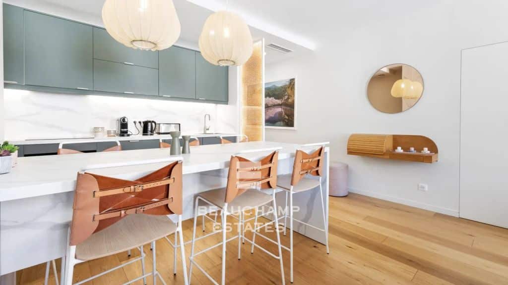 Magnificent 3-Bed Apartment with En-Suite Bathrooms Near the Palais – Cannes Rue d’Antibes