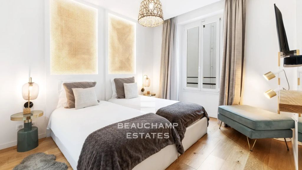 Magnificent 3-Bed Apartment with En-Suite Bathrooms Near the Palais – Cannes Rue d’Antibes