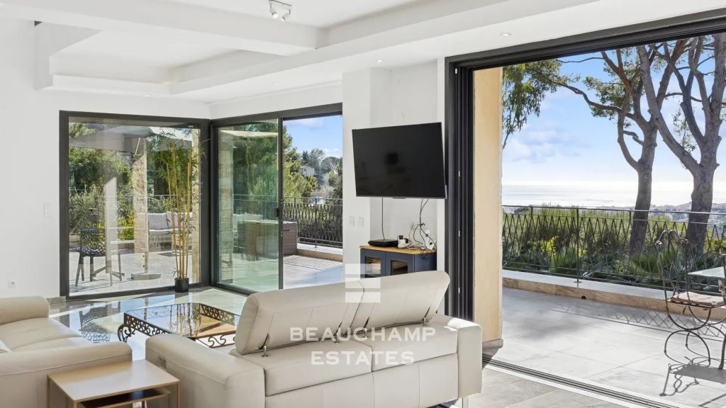 Magnificent contemporary villa with sea view- Mougins