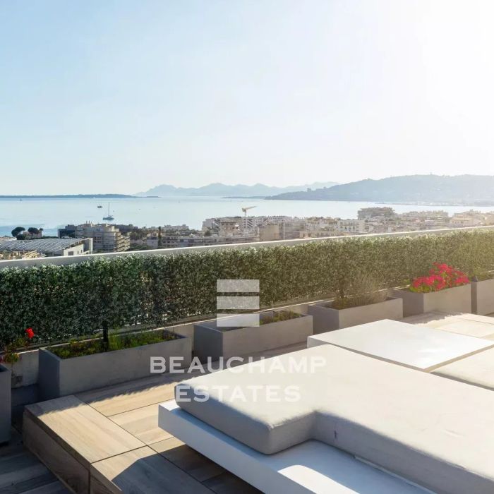 penthouse with panoramic sea view and swimming pool – antibes