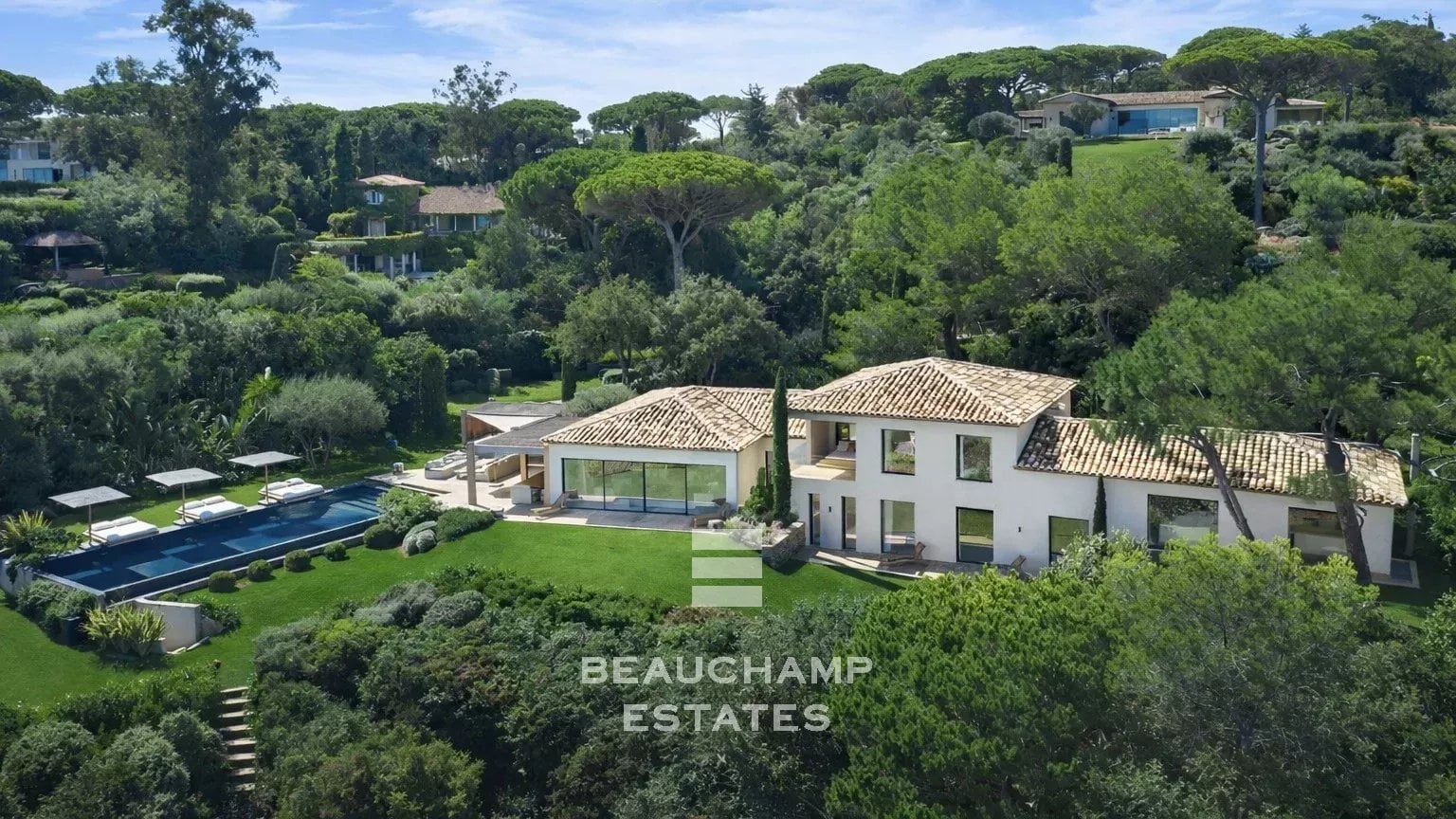Saint-Tropez Les parcs – Propriété prestigieuse avec accès direct à la mer Saint-Tropez Les Parcs – Prestigious property with private access to the sea