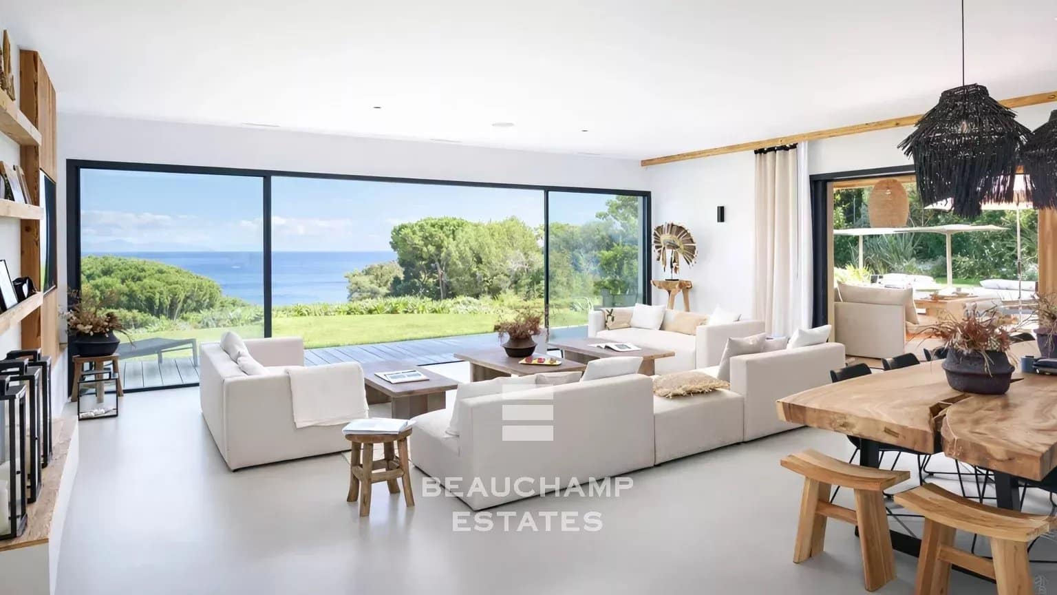 Saint-Tropez Les parcs – Propriété prestigieuse avec accès direct à la mer Saint-Tropez Les Parcs – Prestigious property with private access to the sea