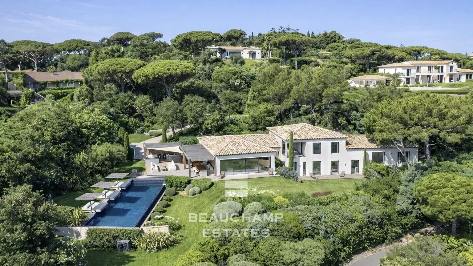 Saint-Tropez Les parcs – Propriété prestigieuse avec accès direct à la mer Saint-Tropez Les Parcs – Prestigious property with private access to the sea
