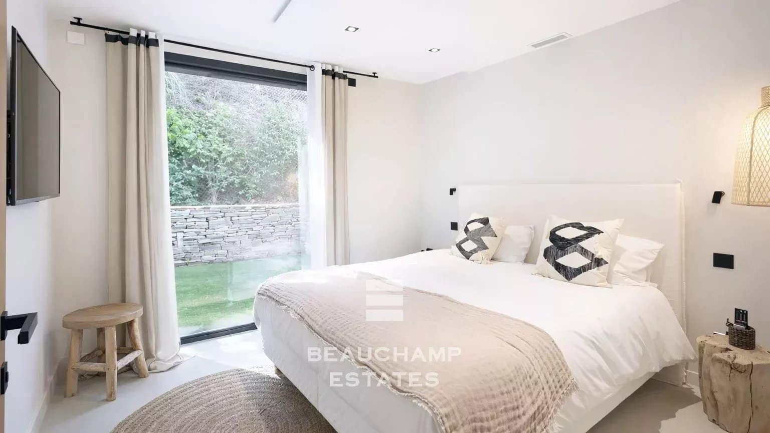 Saint-Tropez Les parcs – Propriété prestigieuse avec accès direct à la mer Saint-Tropez Les Parcs – Prestigious property with private access to the sea
