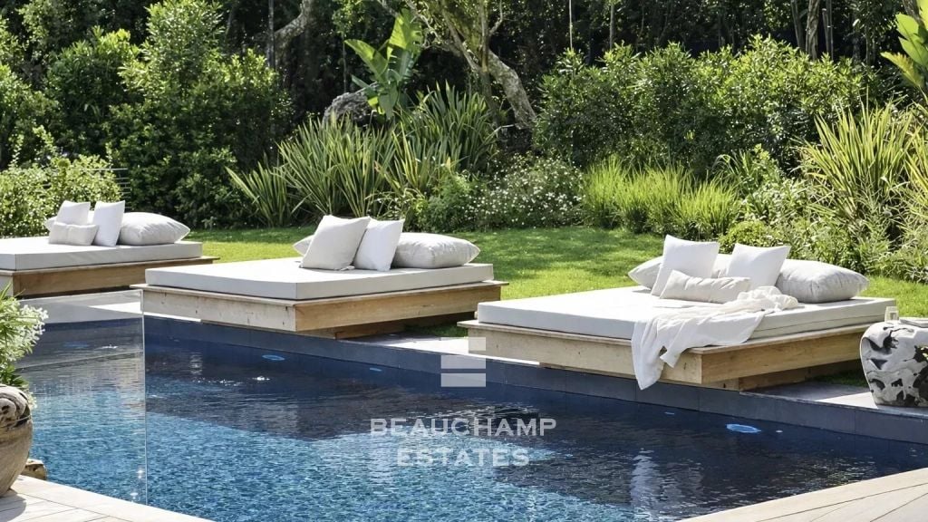 Saint-Tropez Les Parcs – Prestigious property with private access to the sea