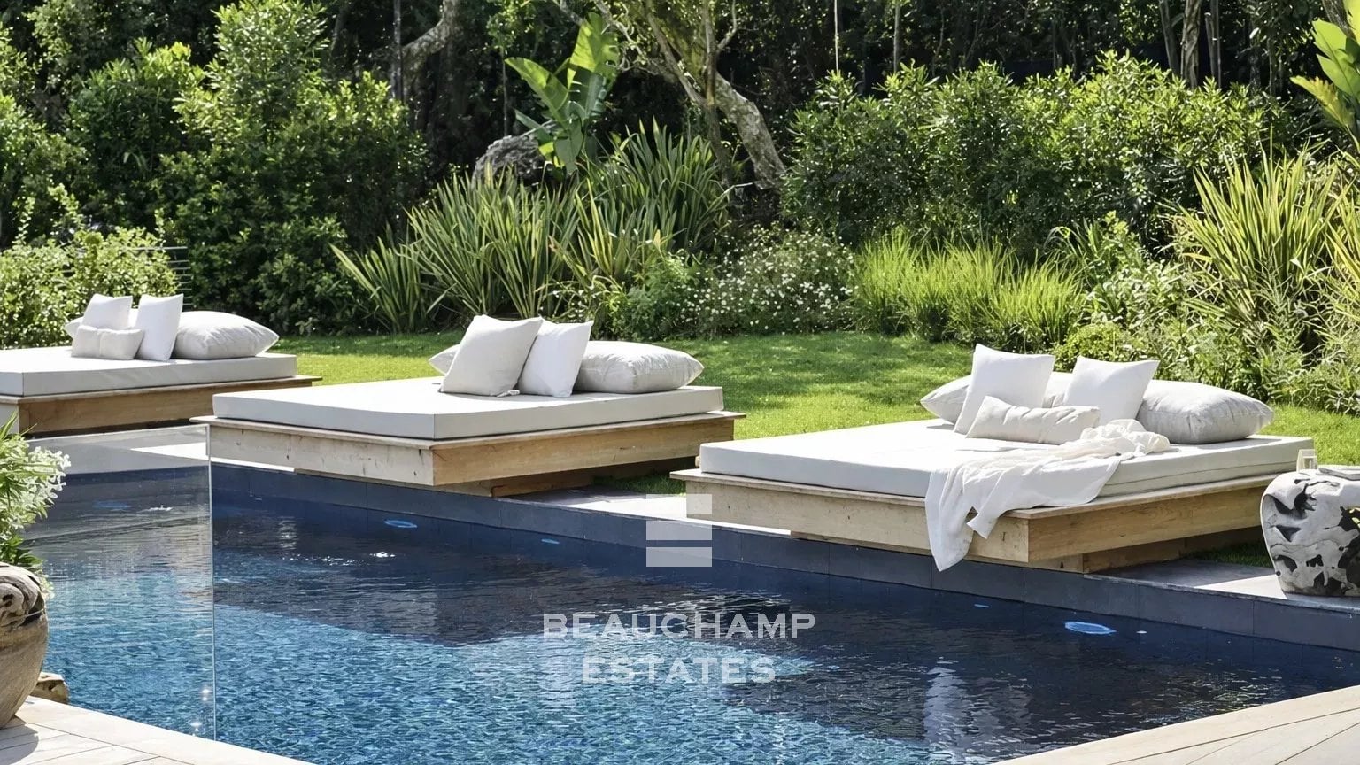 Saint-Tropez Les parcs – Propriété prestigieuse avec accès direct à la mer Saint-Tropez Les Parcs – Prestigious property with private access to the sea