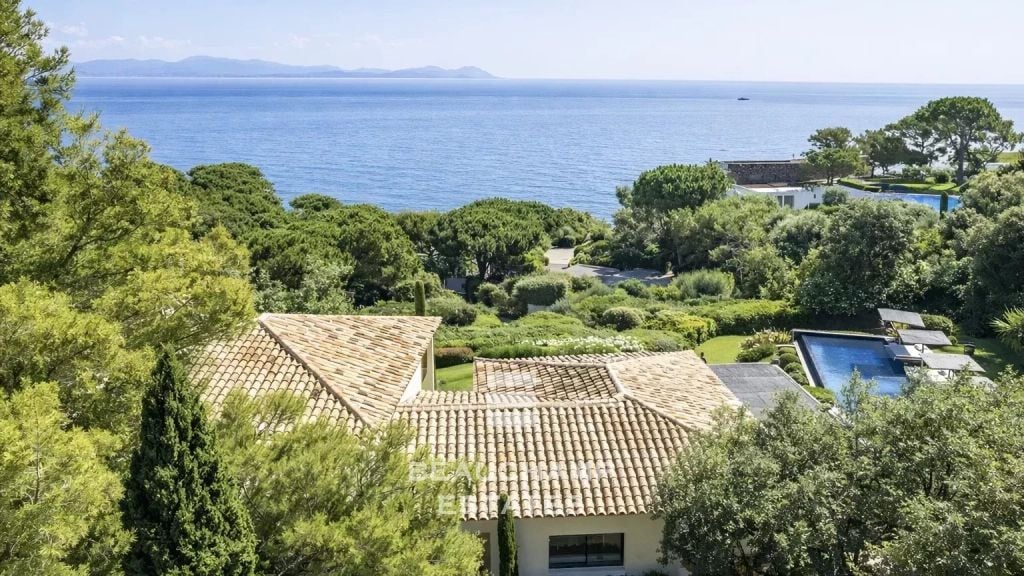 Saint-Tropez Les Parcs – Prestigious property with private access to the sea