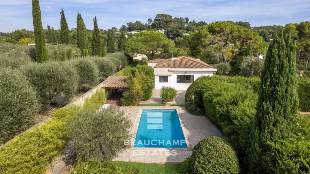 Single-Level Villa in Mougins – Pool and Pétanque Court