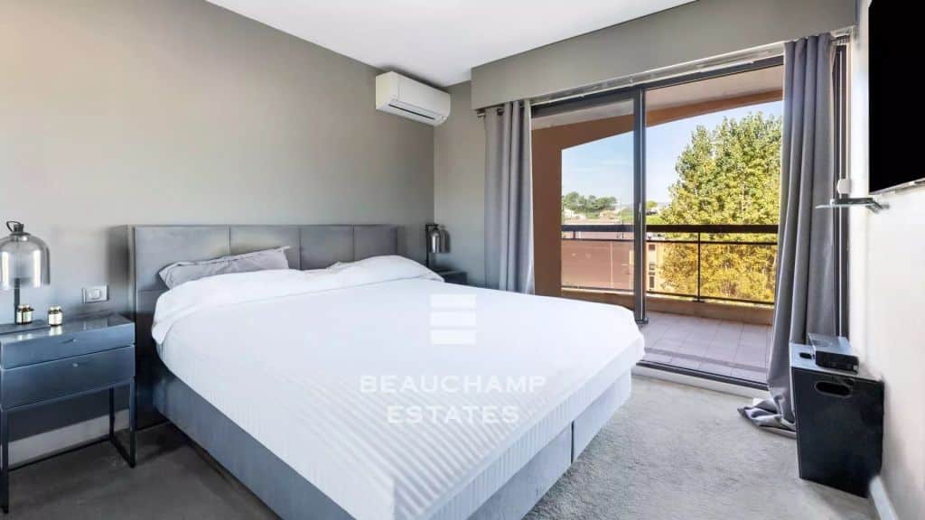 Top-floor 4-room apartment – Mougins Tournamy
