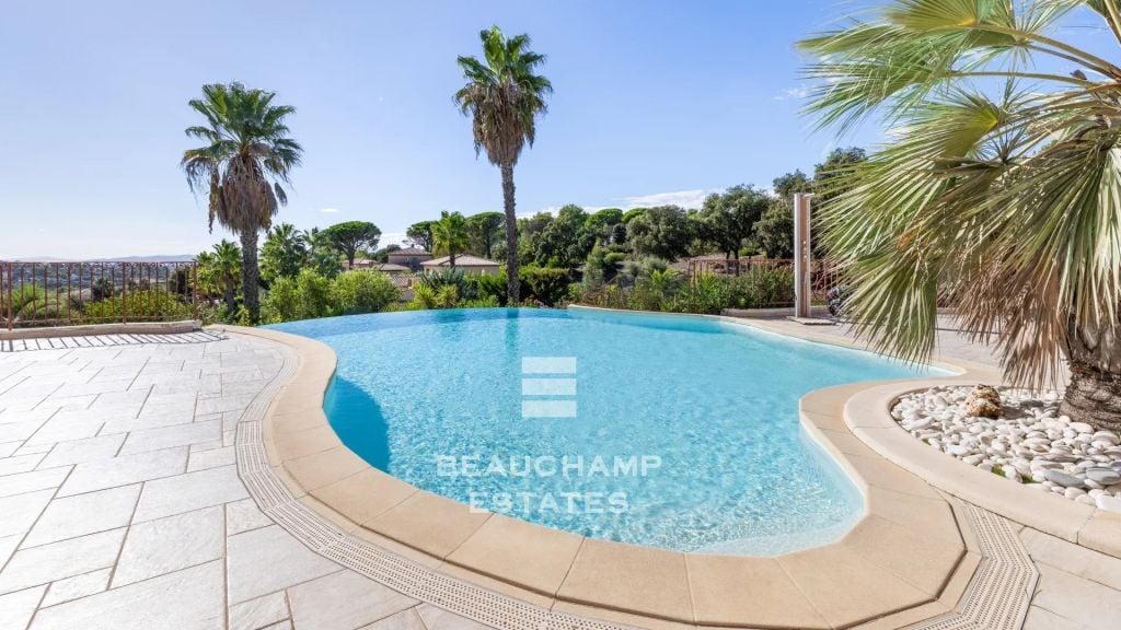 Villa with Panoramic Sea and Hillside Views – Valescure