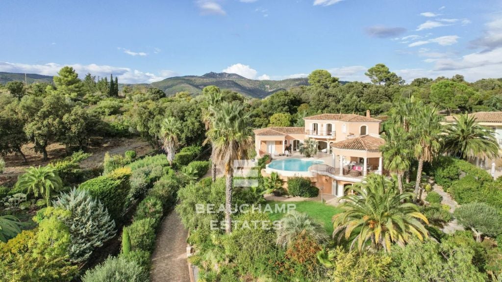 Villa with Panoramic Sea and Hillside Views – Valescure
